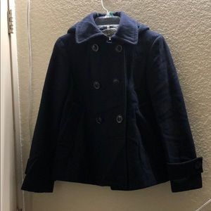 Coat in navy, with hoodie